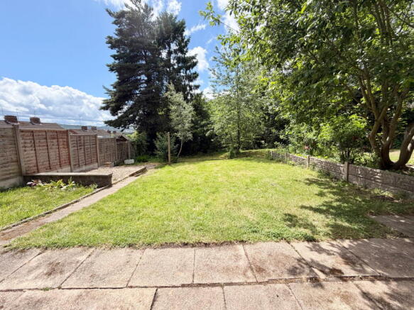 3 bed property, in Copse Road, £230,000