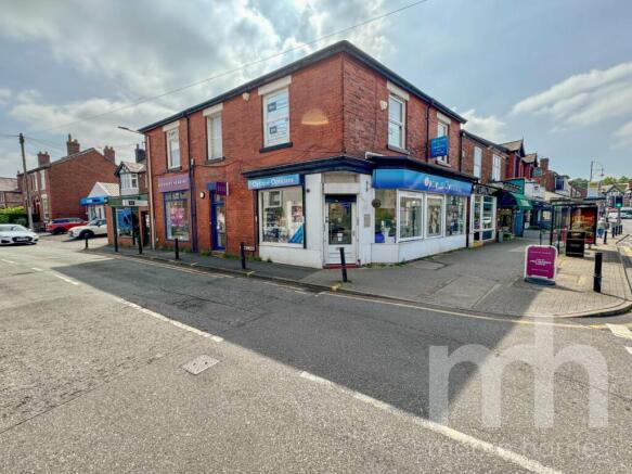 4 bed property, in BRAMHALL LANE SOUTH, £775,000