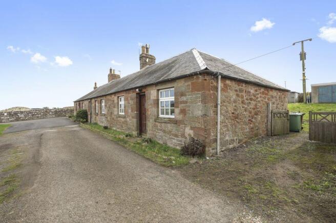 3 bed property, in 2 Tanderlane Cottages, £245,000