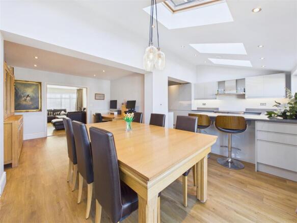 4 bed property, in Manchester Road, £650,000