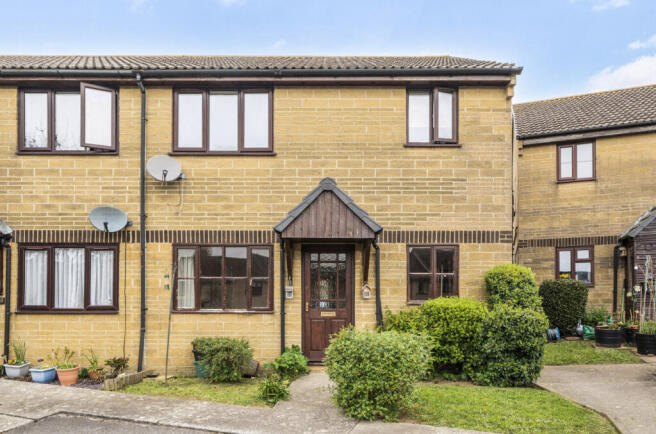 2 bed property, in Victoria Court, £145,000