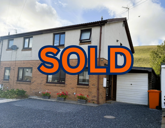 3 bed property, in Bryncastell, £249,995
