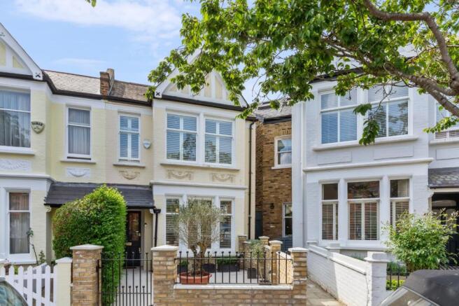 4 bed property, in Elm Grove Road, £2,350,000