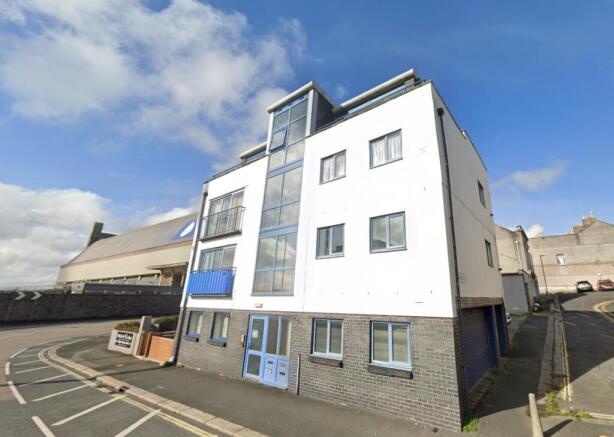 2 bed property, in Flat 2, £80,000