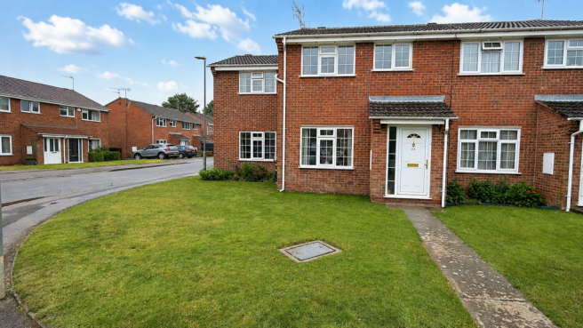 3 bed property, in Bramley Close, £279,950