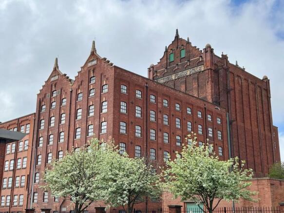 1 bed property, in Victoria Court, £40,000