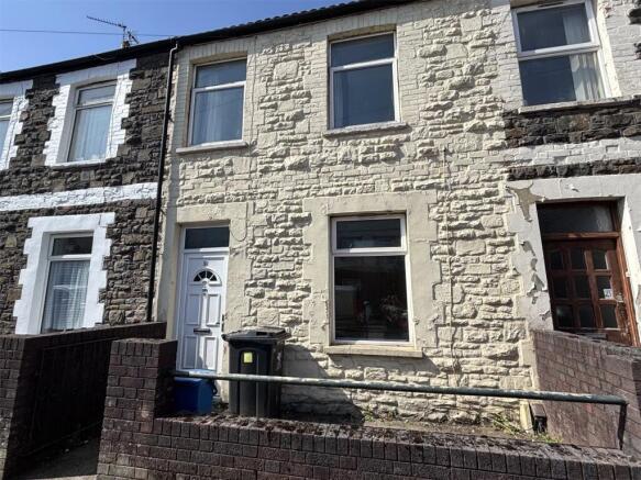 2 bed property, in Russell Street, £215,000
