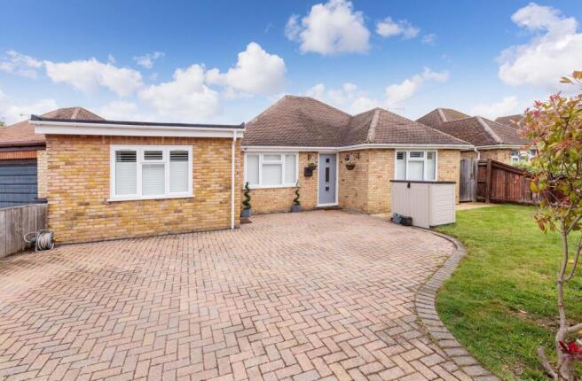 3 bed property, in Stewart Close, £675,000