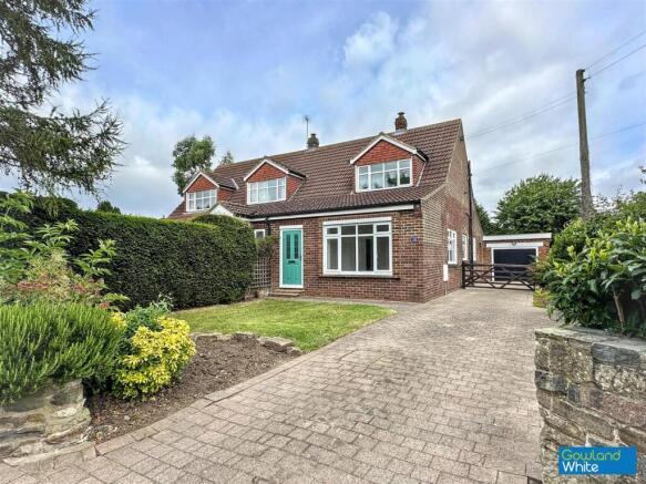 3 bed property, in Forest Lane, £299,950