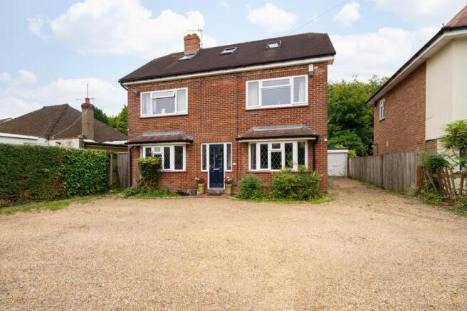 4 bed property, in Essendene Road, £960,000