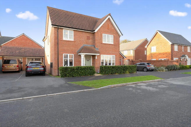 4 bed property, in Wharford Lane, £450,000