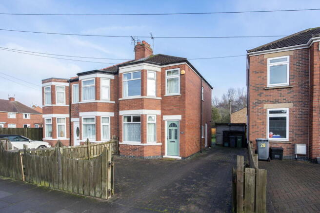 2 bed property, in Dodsworth Avenue, £280,000