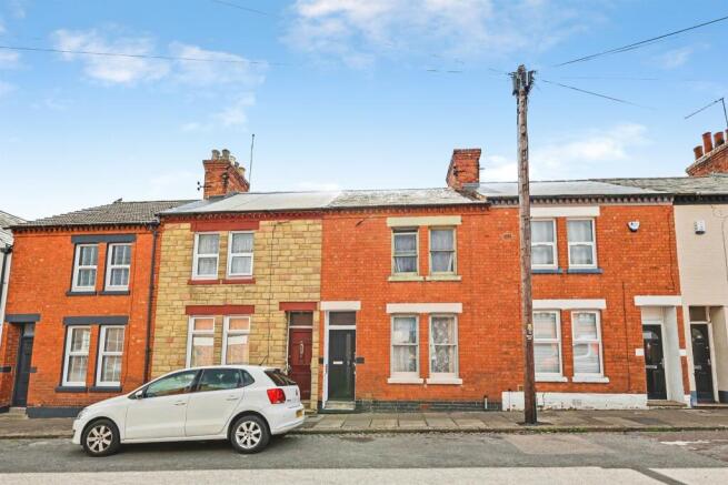3 bed property, in Cowper Terrace, £160,000