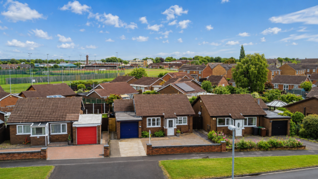 3 bed property, in Welcome To 48 Breedon Drive, £200,000