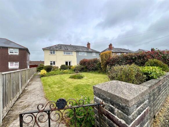 3 bed property, in City Road, £160,000
