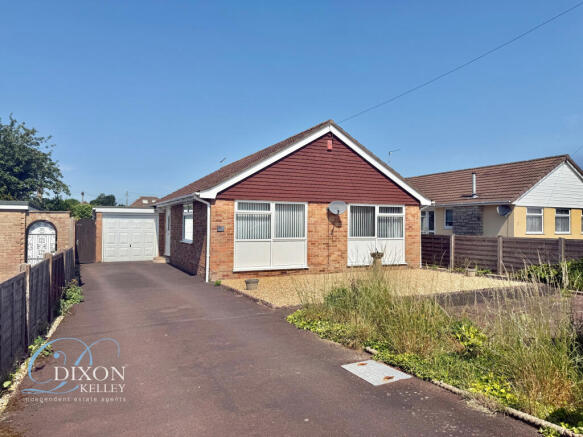 3 bed property, in Elmhurst Way, £375,000