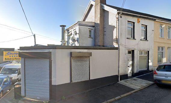 3 bed property, in Hodges Street, £90,000
