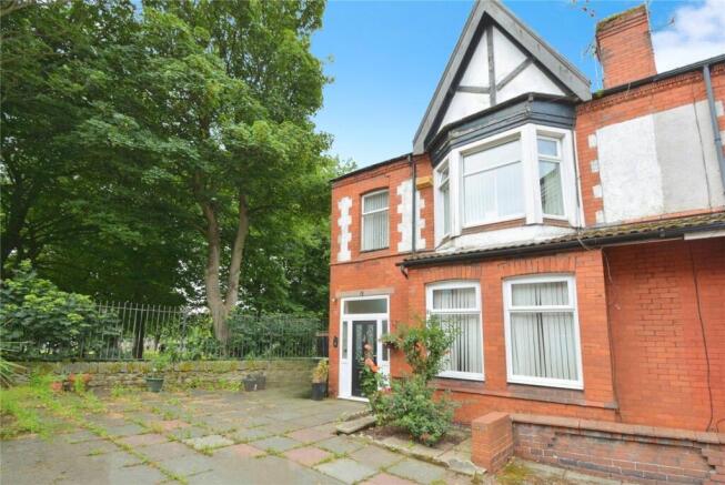 4 bed property, in Woburn Road, £200,000