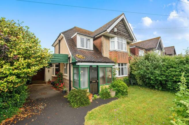 3 bed property, in Carlton Avenue, £425,000