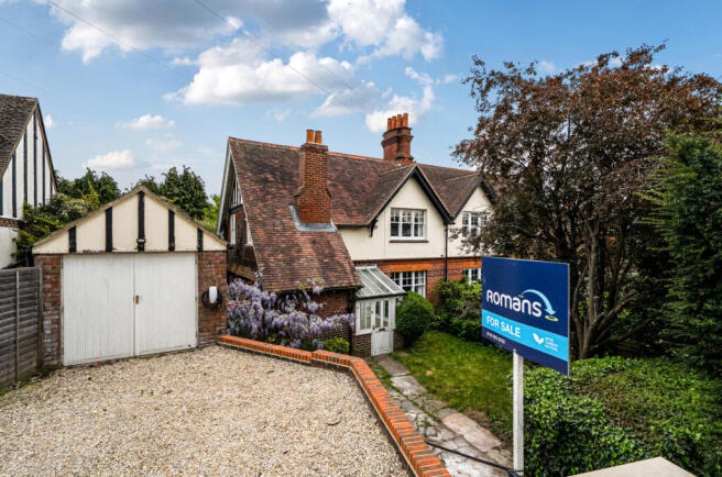 3 bed property, in Berkeley Avenue, £575,000