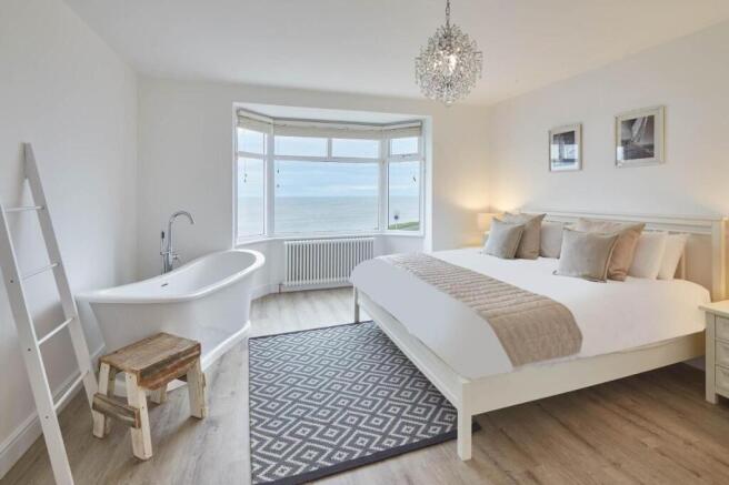 5 bed property, in North Promenade, £975,000