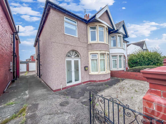 3 bed property, in 98 Cornwall Avenue, £135,000