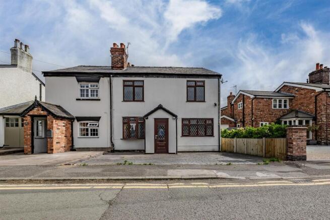 3 bed property, in 98 Hartford Road, £300,000