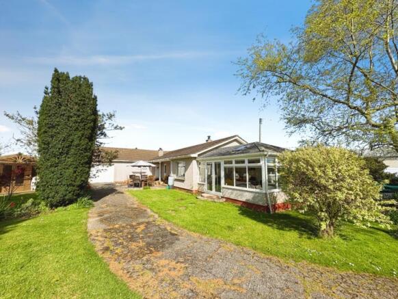 3 bed property, in Carsize Lane, £499,000