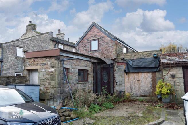 2 bed property, in Castle View, £200,000