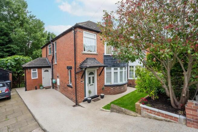4 bed property, in Chelwood Avenue, £500,000