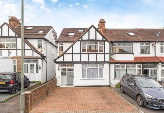 4 bed property, in Aylesford Avenue, £650,000