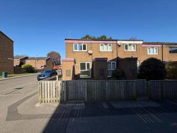 2 bed property, in 83 Stainton Drive, £45,000