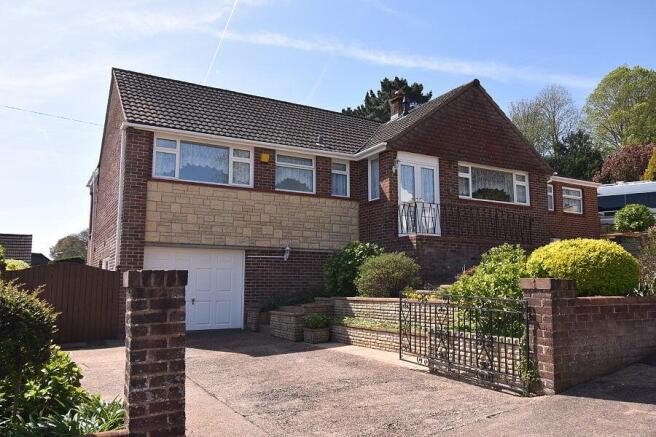 3 bed property, in Croft Chase, £475,000