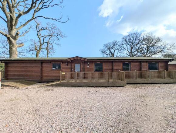 4 bed property, in Kenwick Park, £155,000