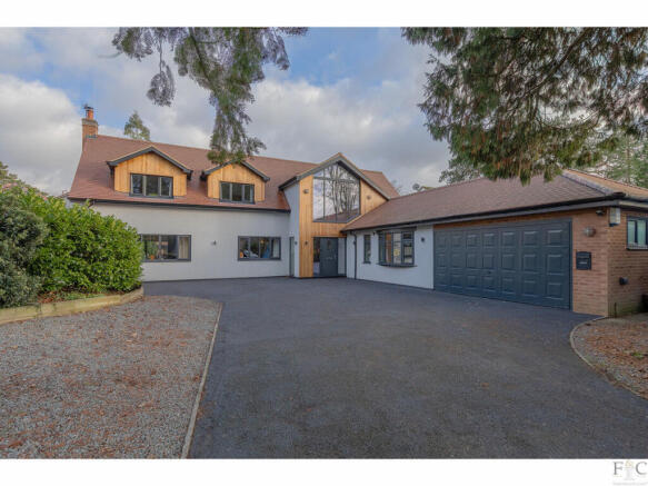 5 bed property, in Kirby Muxloe LE9, £1,100,000