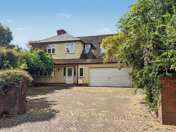 4 bed property, in Stourport Road, £625,000