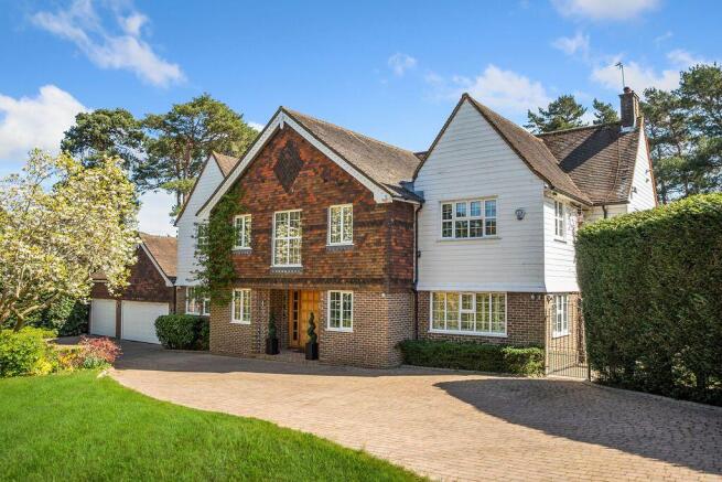5 bed property, in Pine Coombe, £2,700,000