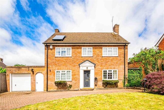 3 bed property, in Highfield Lane, £745,000