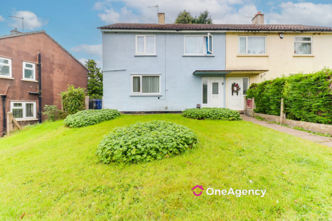 4 bed property, in Buxton Avenue, £130,000