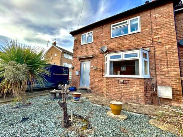3 bed property, in Fordlands Crescent, £280,000