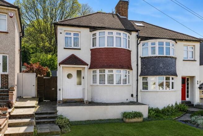 3 bed property, in Copthorne Avenue, £500,000