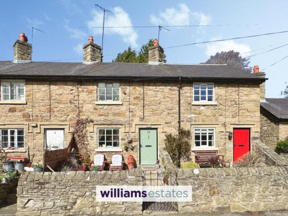2 bed property, in Glan-Yr-Afon, £200,000