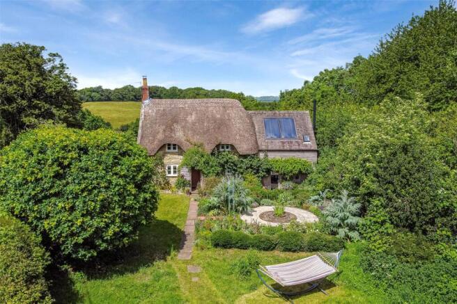 3 bed property, in Glasses Lane, £675,000