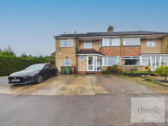 5 bed property, in Moseley Wood Gardens, £335,000