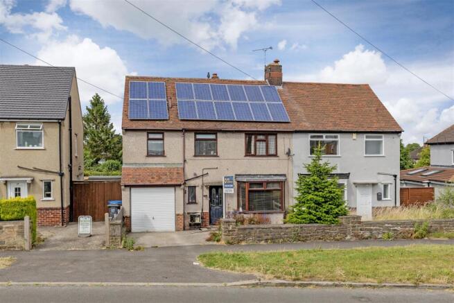 4 bed property, in 15 Newbold Back Lane, £160,000