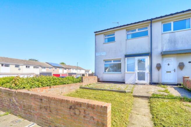 3 bed property, in Oakley Walk, £55,000