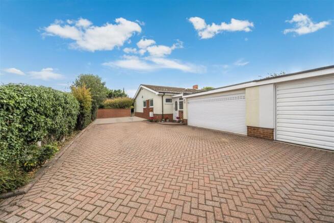 3 bed property, in Silver Street, £575,000