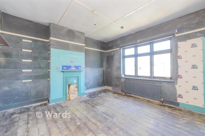 3 bed property, in Newlyn Road, £375,000