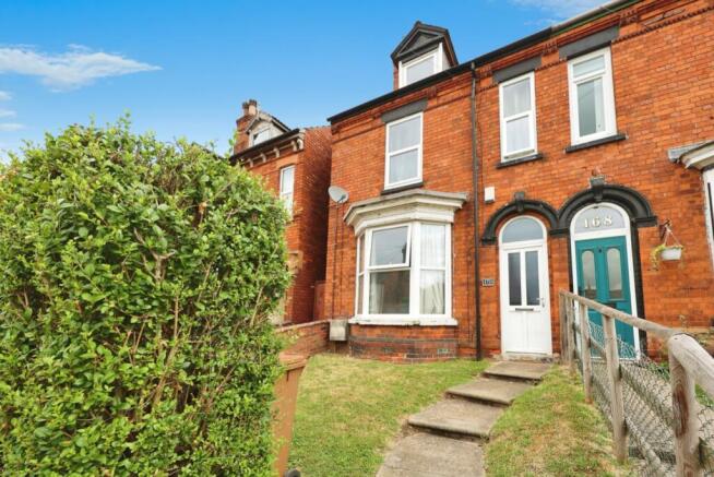 6 bed property, in West Parade, £280,000