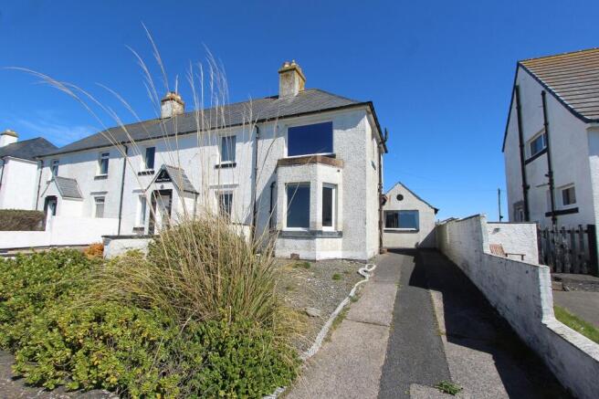 1 bed property, in Heugh Road, £145,000
